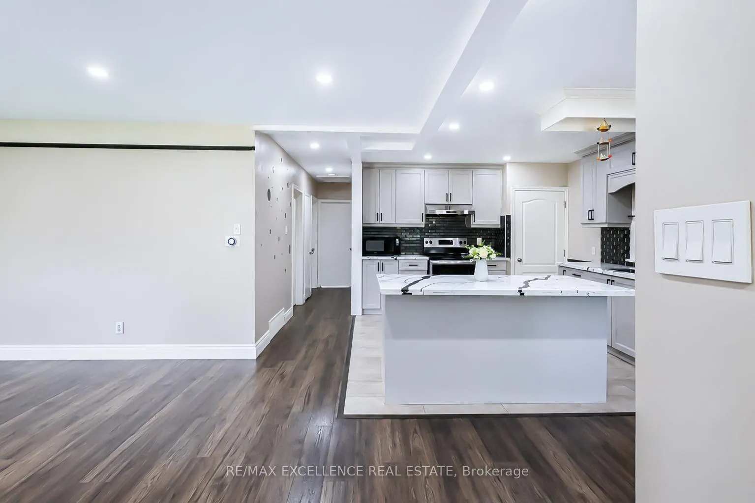Photo 3 of 35 Siebert Avenue, Kitchener, Vanier - Kitchener — HOMEH