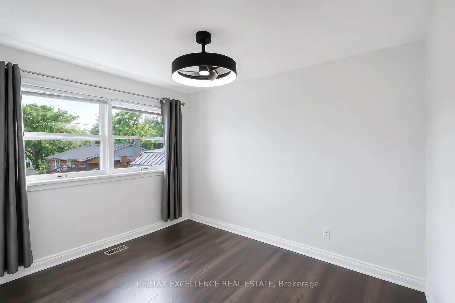 Photo 11 of 35 Siebert Avenue, Kitchener, Vanier - Kitchener — HOMEH