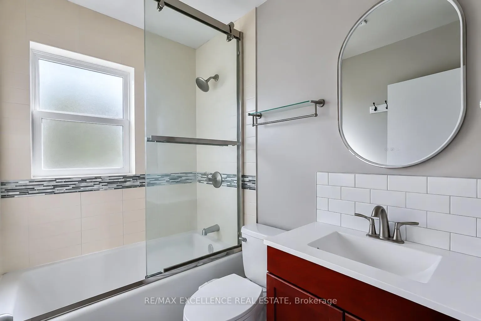 Photo 13 of 35 Siebert Avenue, Kitchener, Vanier - Kitchener — HOMEH