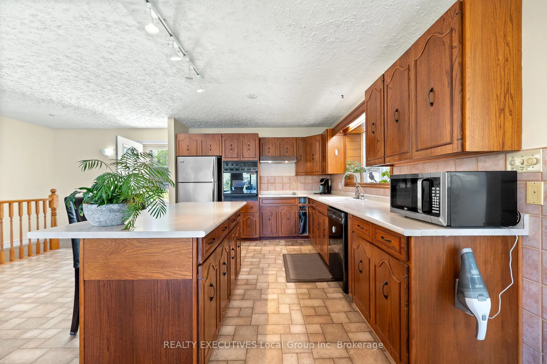 Photo 8 of 1464 Peninsula Road, North Bay, Birchaven — HOMEH