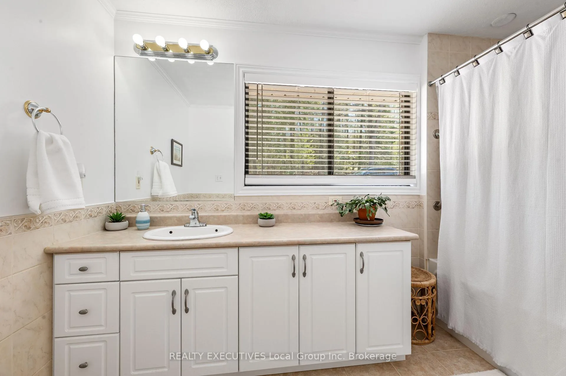 Photo 22 of 1464 Peninsula Road, North Bay, Birchaven — HOMEH