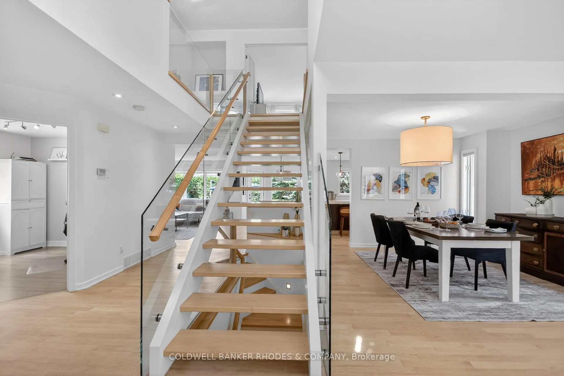 Photo 3 of 3757 Mountain Meadows Crescent, Ottawa, Riverside South/Gloucester Glen — HOMEH