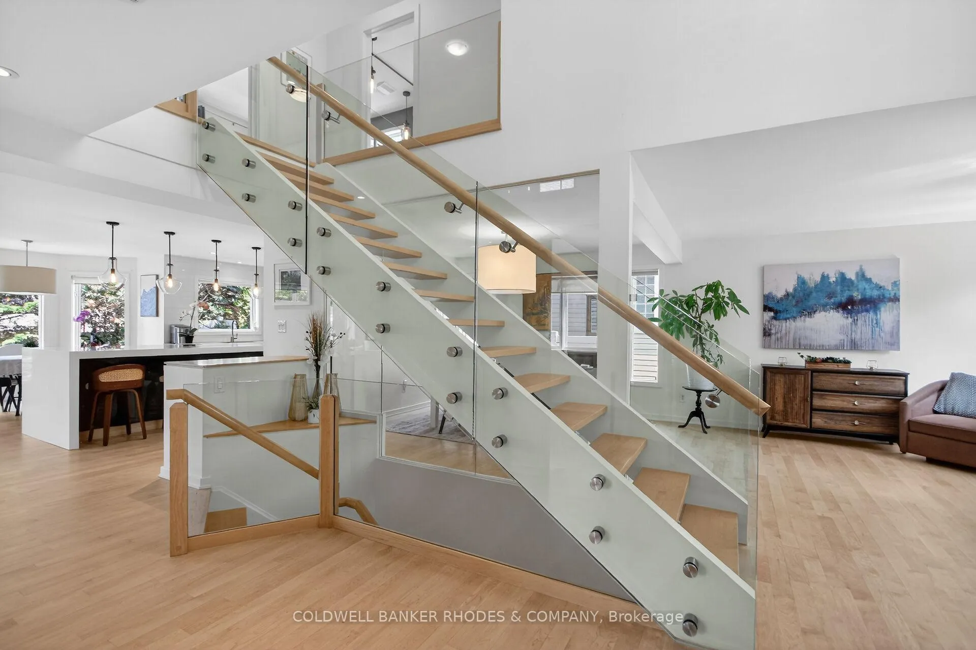 Photo 4 of 3757 Mountain Meadows Crescent, Ottawa, Riverside South/Gloucester Glen — HOMEH