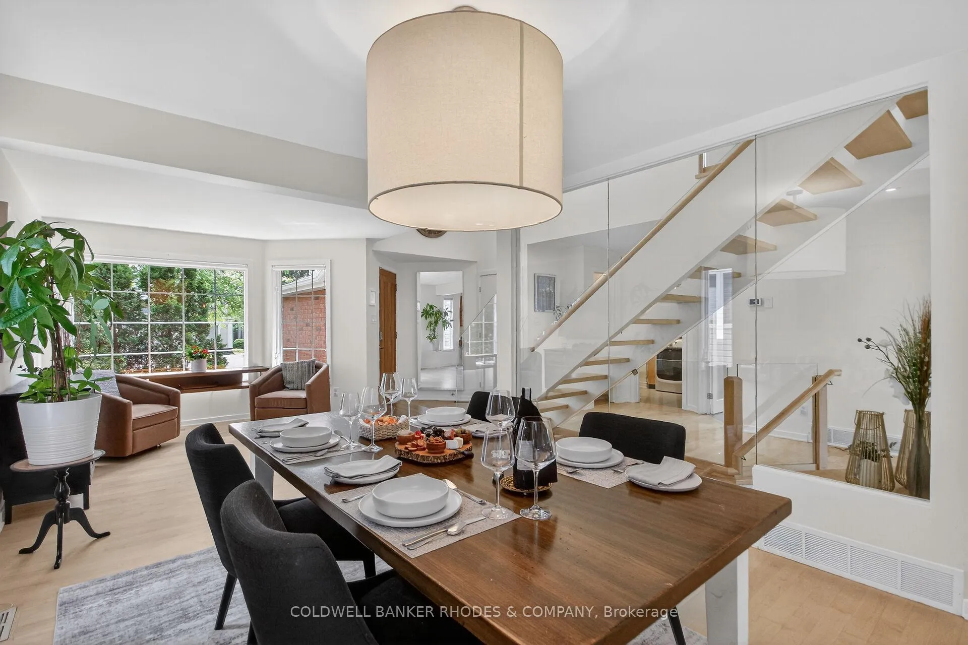 Photo 9 of 3757 Mountain Meadows Crescent, Ottawa, Riverside South/Gloucester Glen — HOMEH