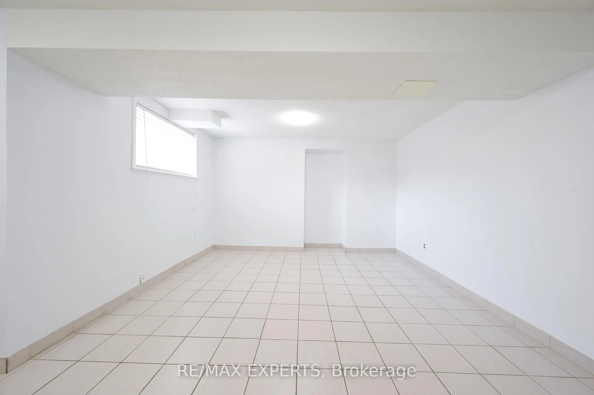 Photo 7 of Unit Bsmt, 59 Silver Arrow Crescent, Vaughan, Maple — HOMEH