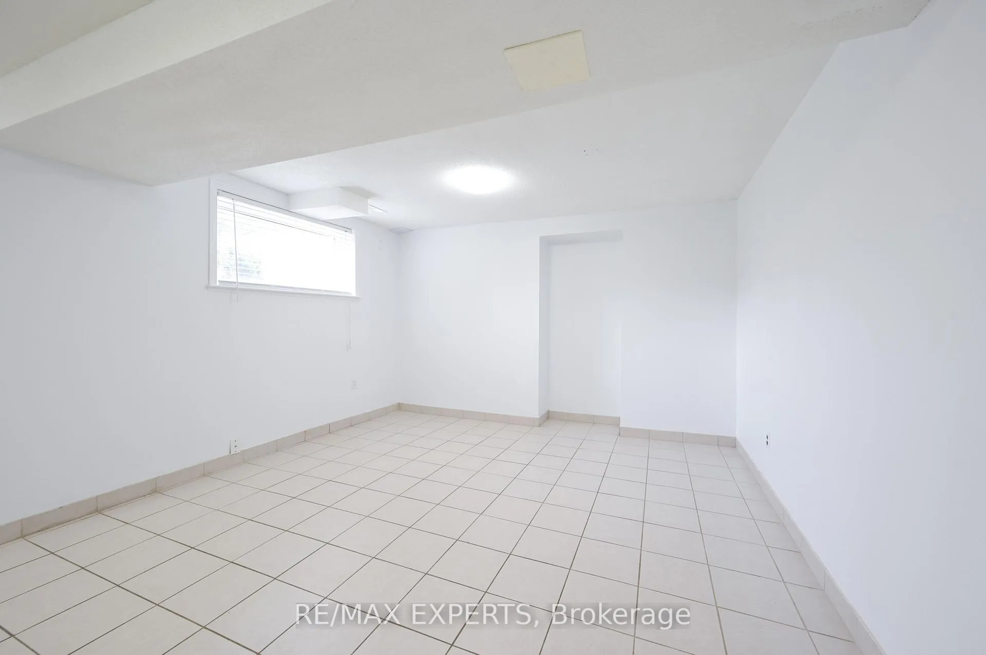 Photo 8 of Unit Bsmt, 59 Silver Arrow Crescent, Vaughan, Maple — HOMEH