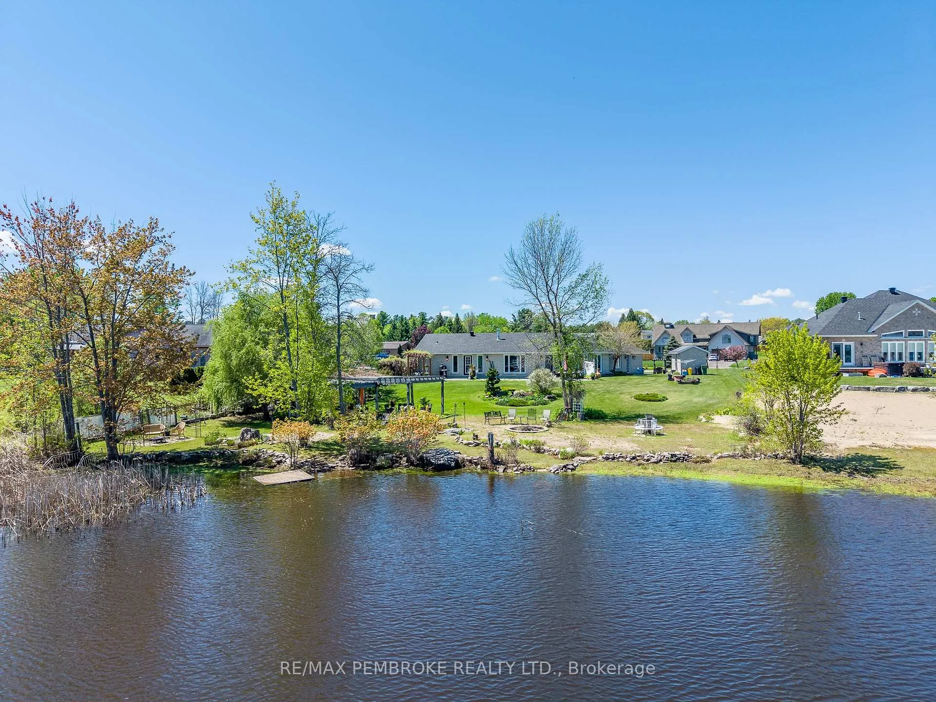 Photo 1 of 11 Fairway Drive, Petawawa — HOMEH