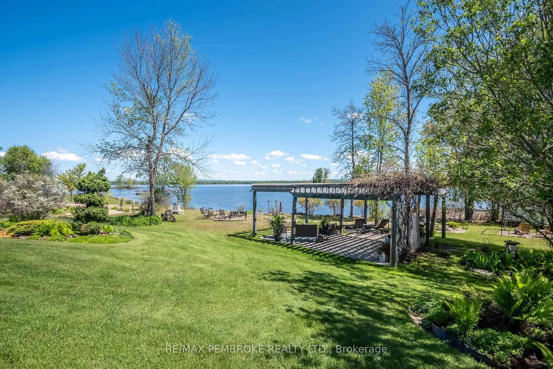 Photo 8 of 11 Fairway Drive, Petawawa — HOMEH