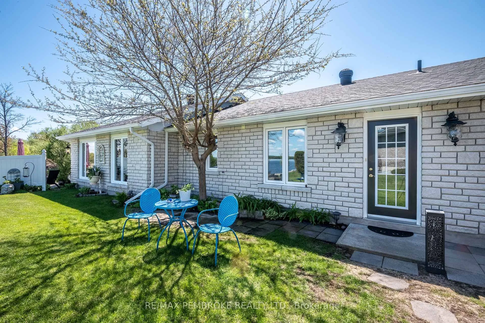 Photo 9 of 11 Fairway Drive, Petawawa — HOMEH