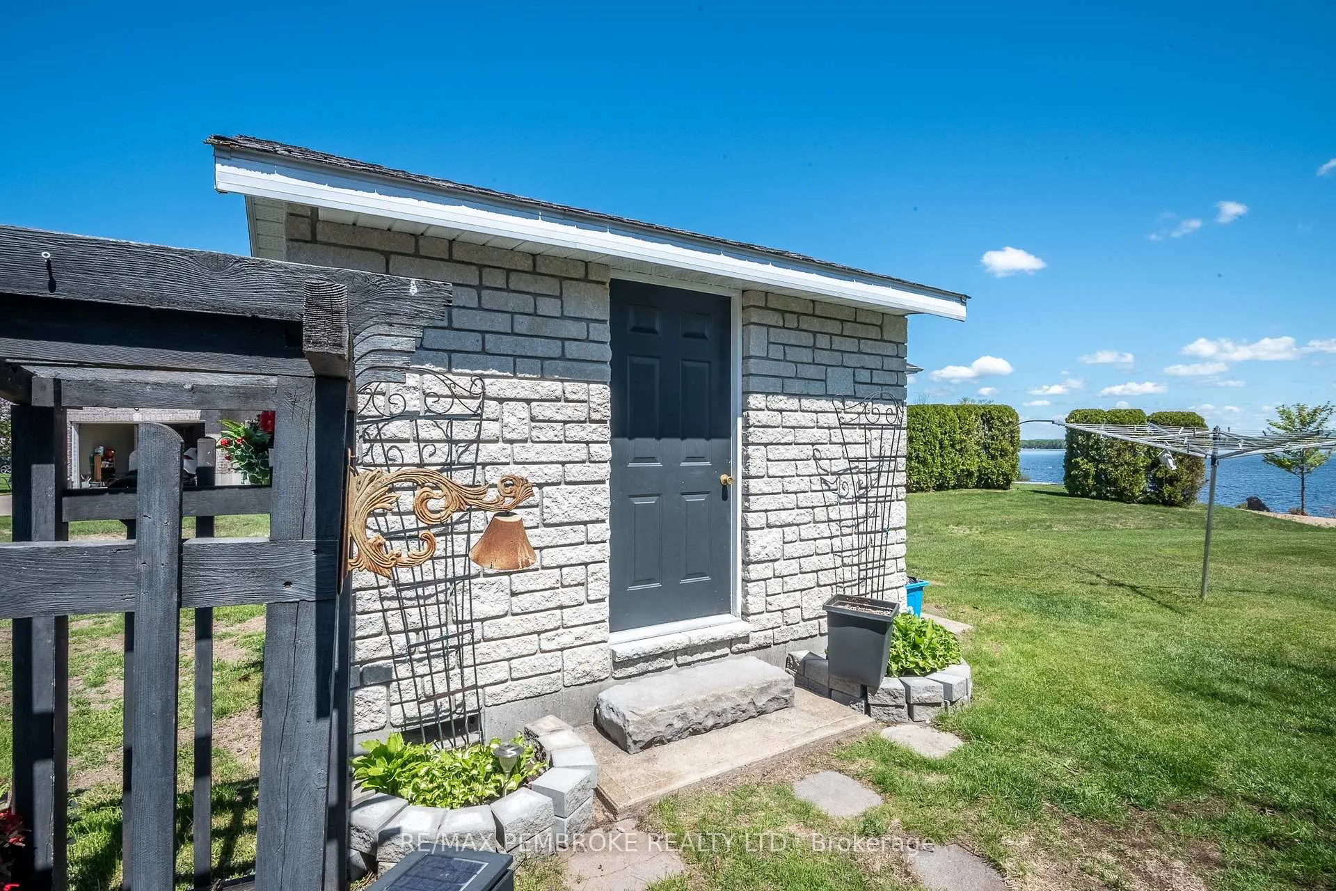 Photo 10 of 11 Fairway Drive, Petawawa — HOMEH