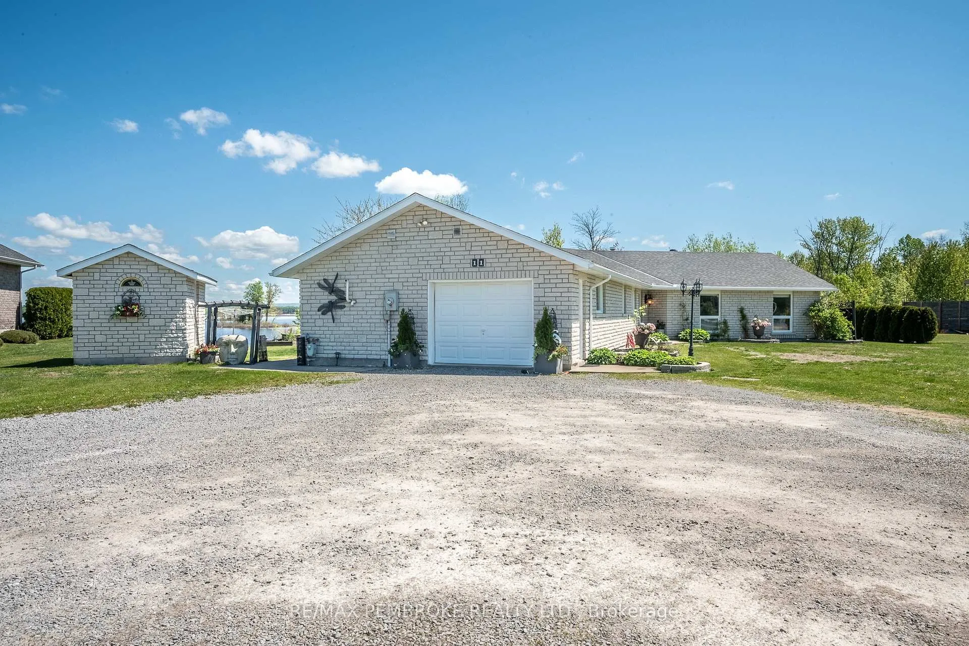 Photo 11 of 11 Fairway Drive, Petawawa — HOMEH