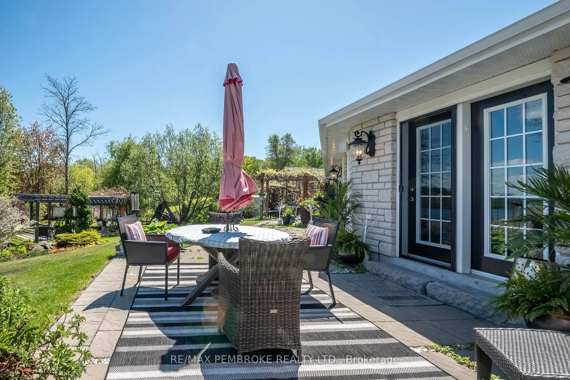 Photo 12 of 11 Fairway Drive, Petawawa — HOMEH
