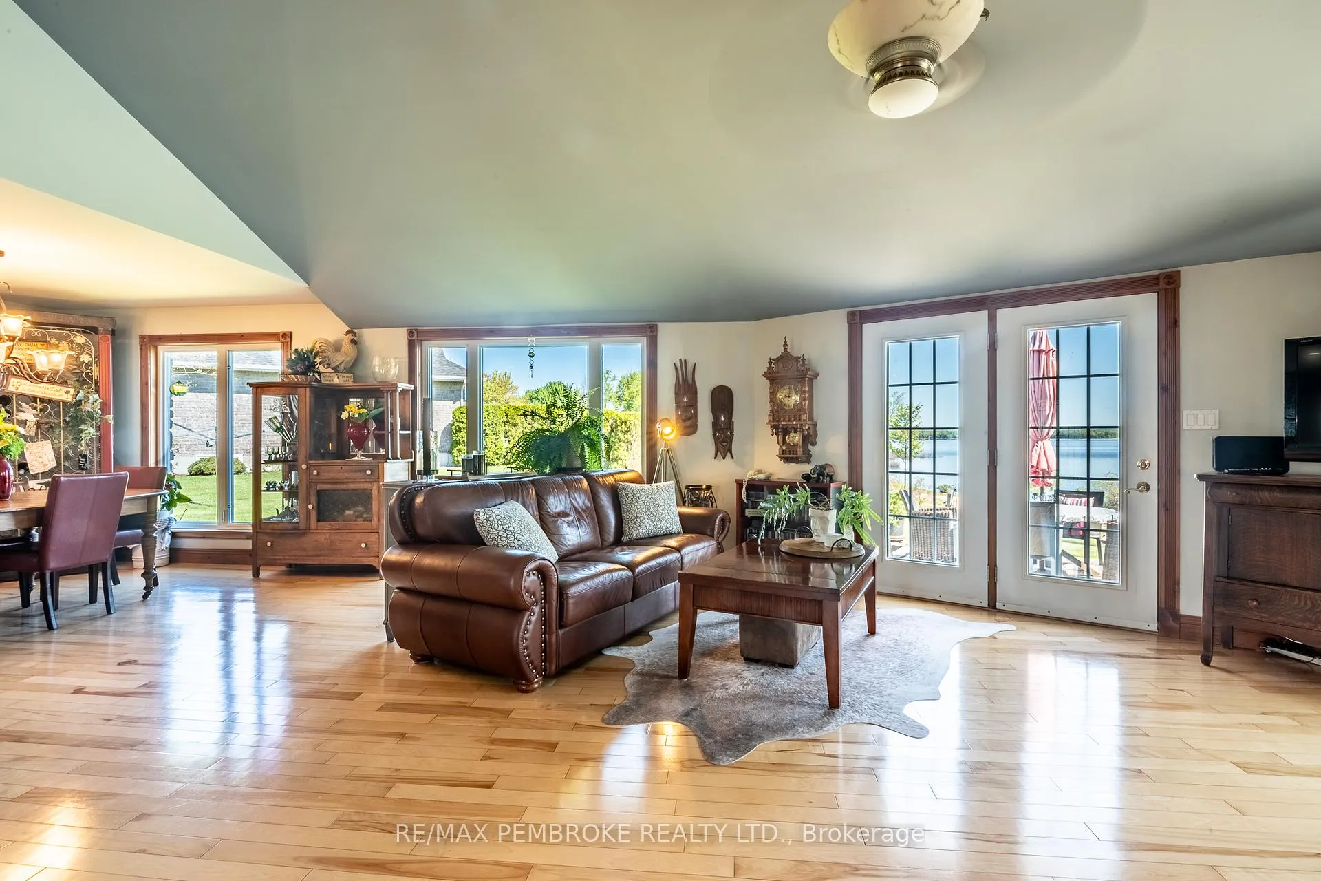 Photo 16 of 11 Fairway Drive, Petawawa — HOMEH