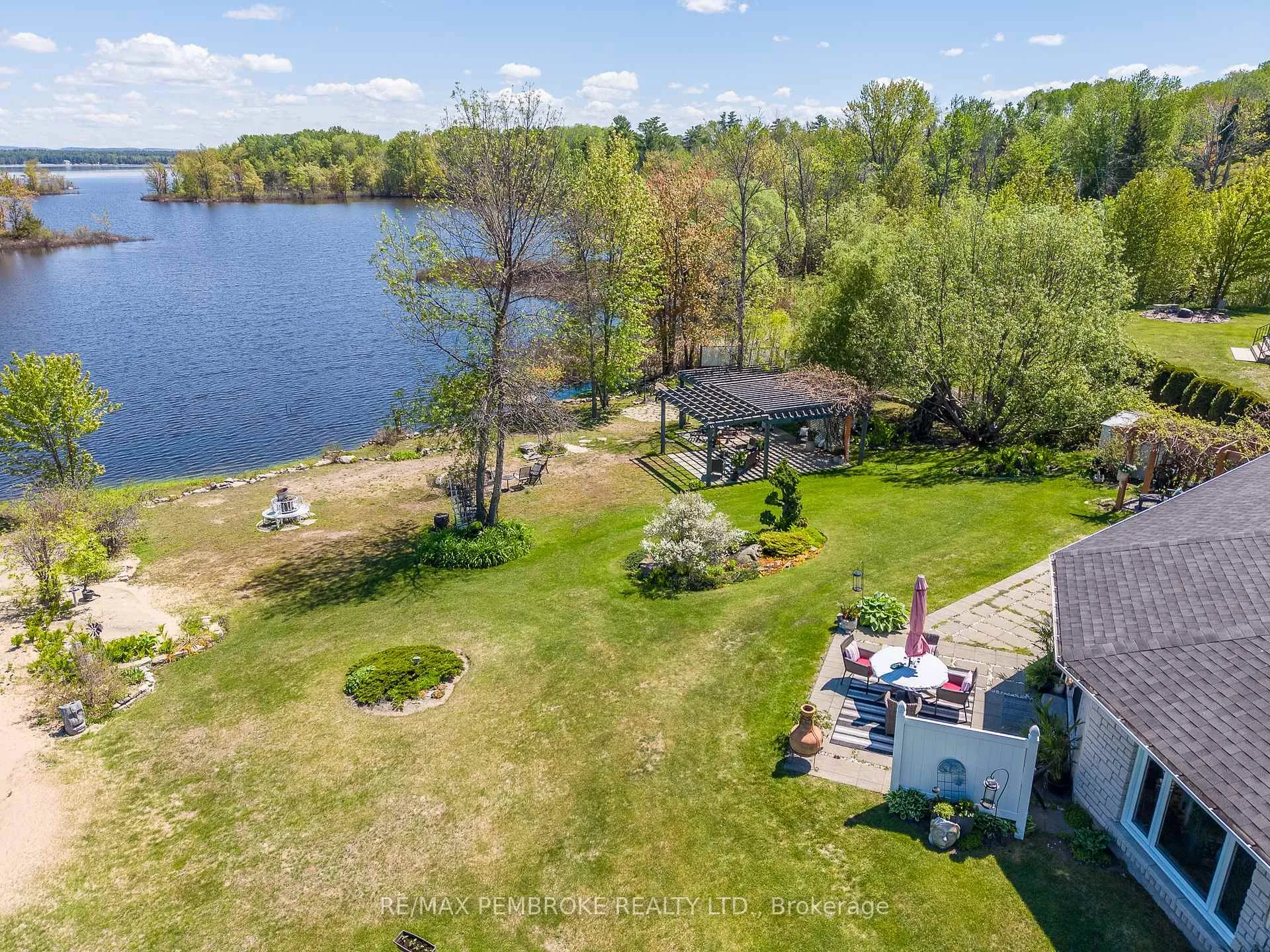 Photo 45 of 11 Fairway Drive, Petawawa — HOMEH