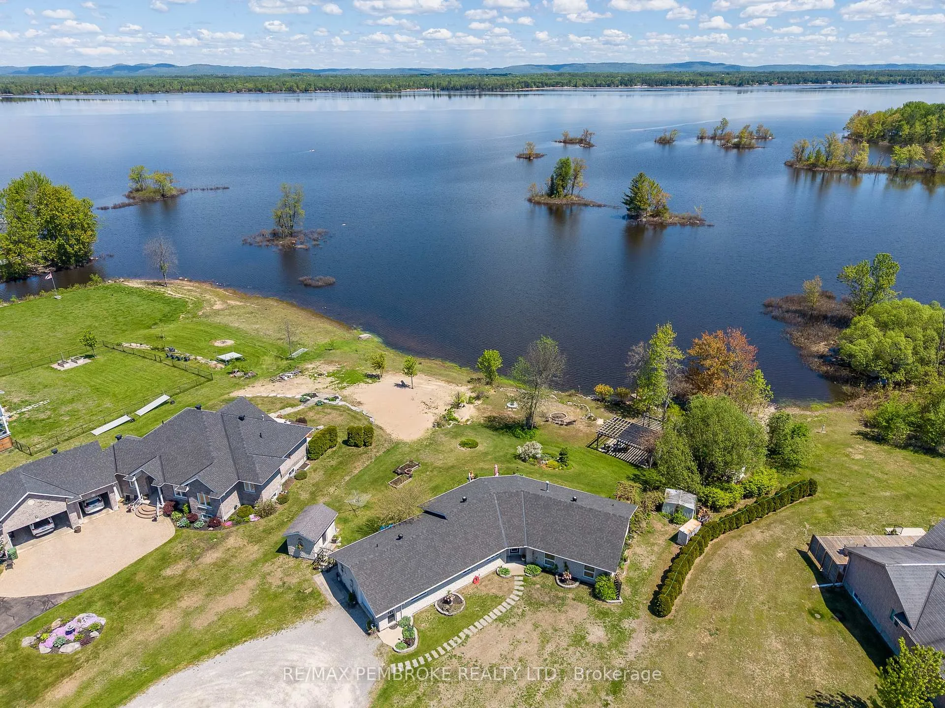 Photo 49 of 11 Fairway Drive, Petawawa — HOMEH