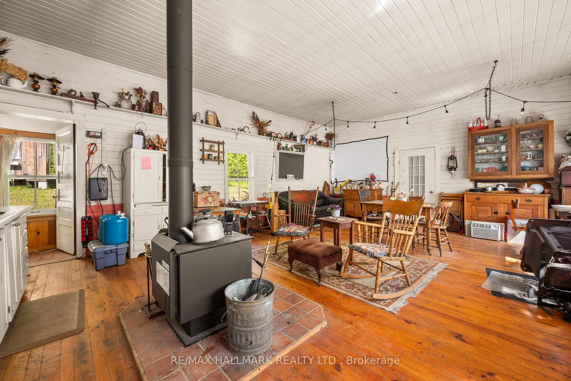Photo 7 of 1005 Learners Lane, Minden Hills, Lutterworth — HOMEH