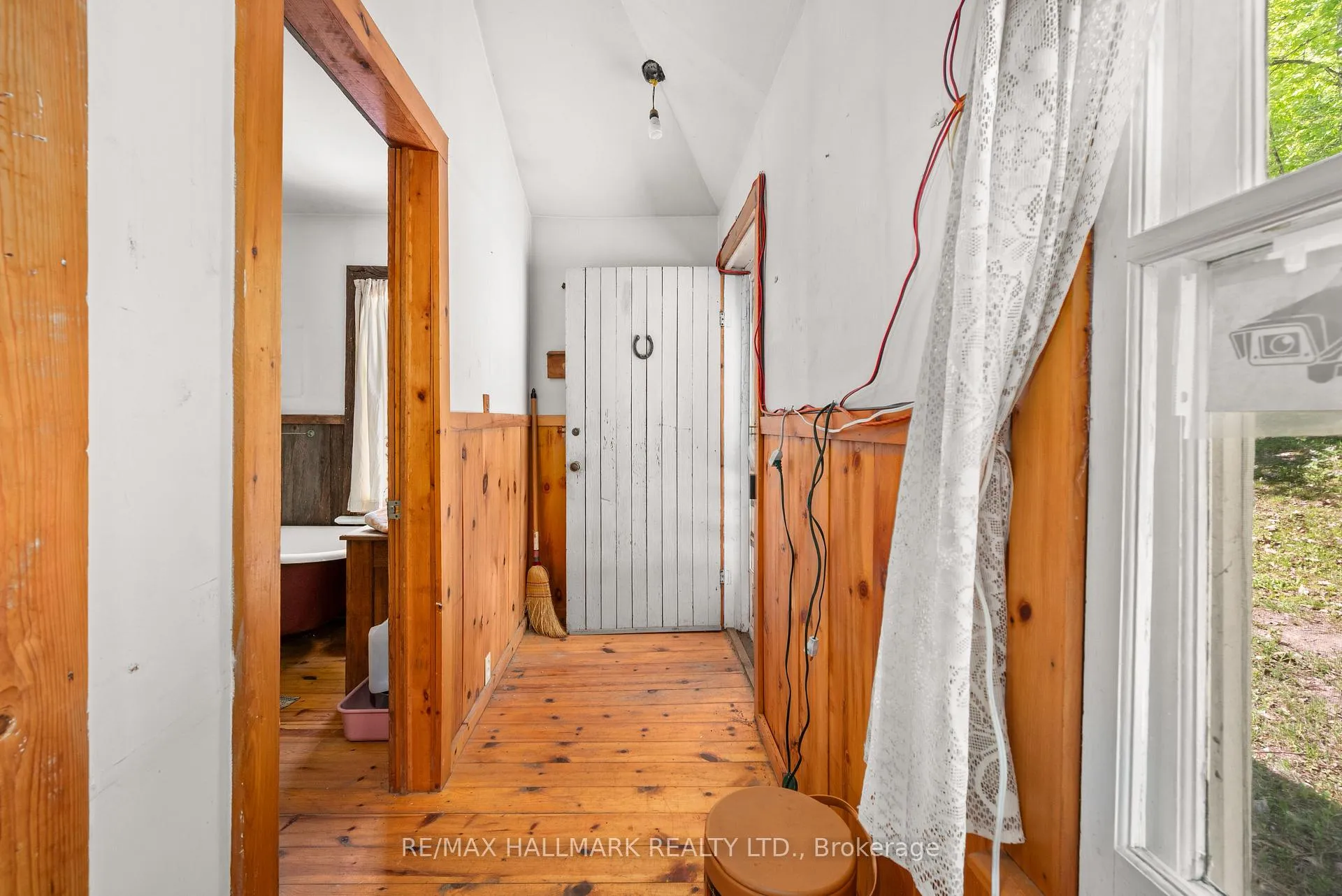 Photo 18 of 1005 Learners Lane, Minden Hills, Lutterworth — HOMEH