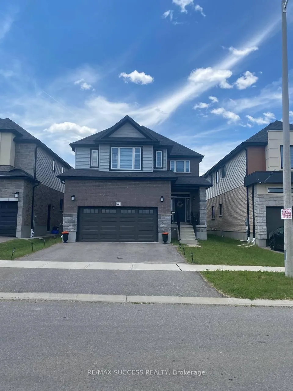 Photo 2 of 149 Savannah Ridge Drive, Brant, Paris — HOMEH
