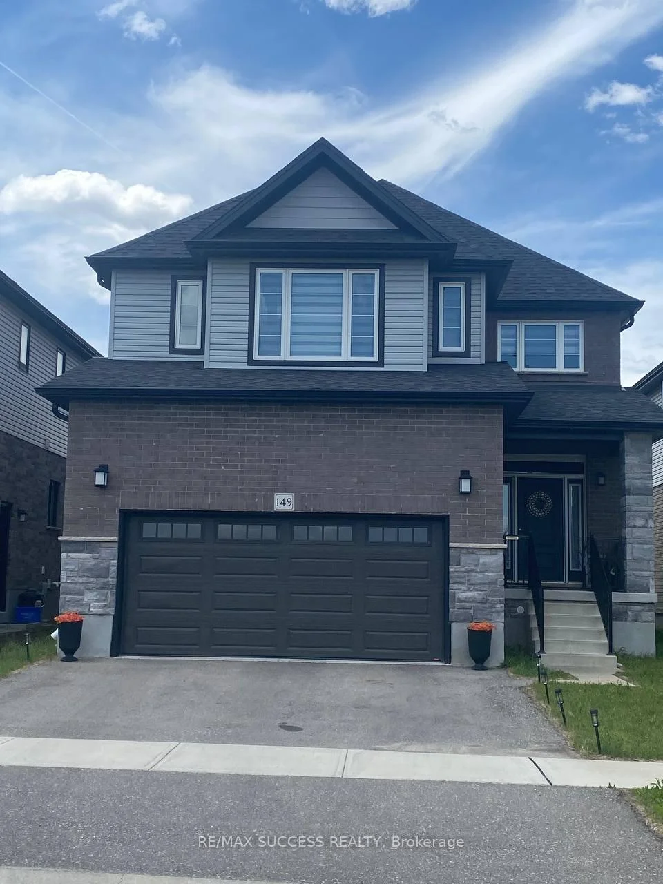 Photo 3 of 149 Savannah Ridge Drive, Brant, Paris — HOMEH
