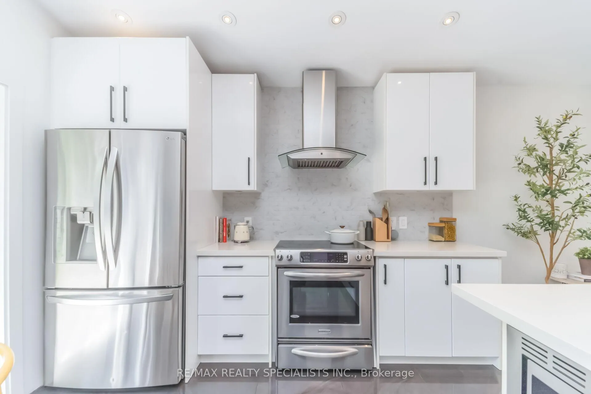 Photo 13 of 133 Eldomar Avenue, Brampton, Brampton East — HOMEH