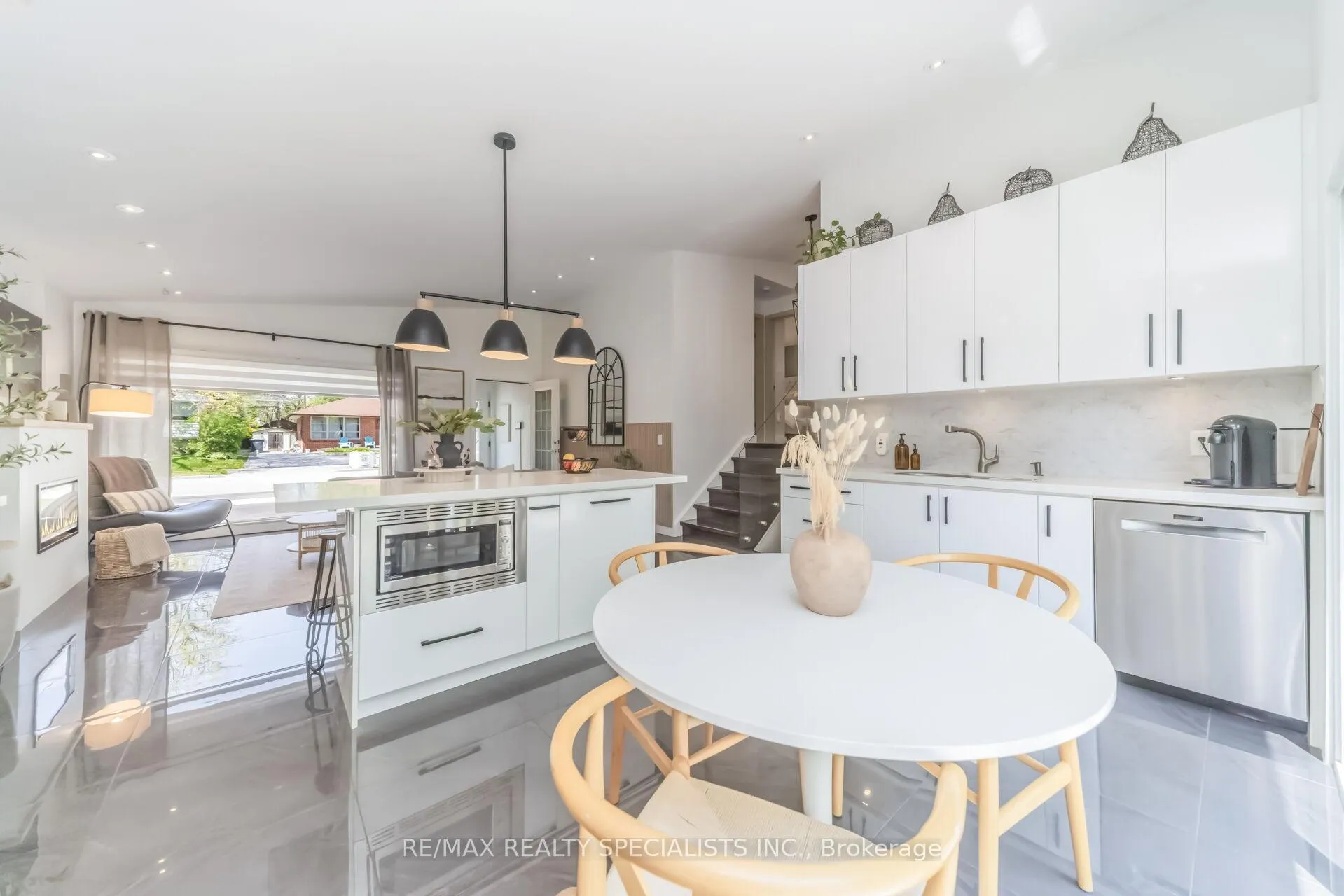 Photo 14 of 133 Eldomar Avenue, Brampton, Brampton East — HOMEH