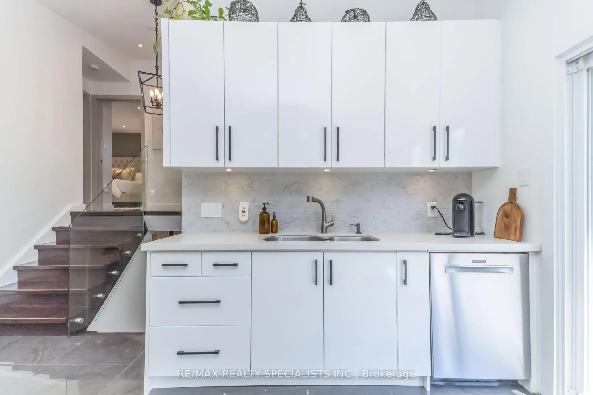 Photo 15 of 133 Eldomar Avenue, Brampton, Brampton East — HOMEH