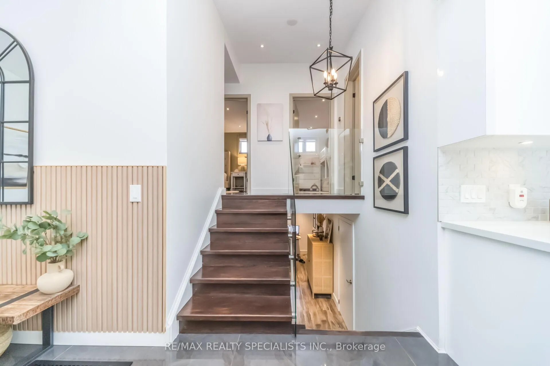 Photo 17 of 133 Eldomar Avenue, Brampton, Brampton East — HOMEH