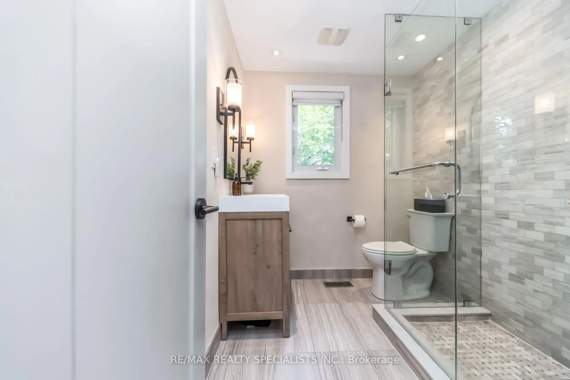 Photo 27 of 133 Eldomar Avenue, Brampton, Brampton East — HOMEH