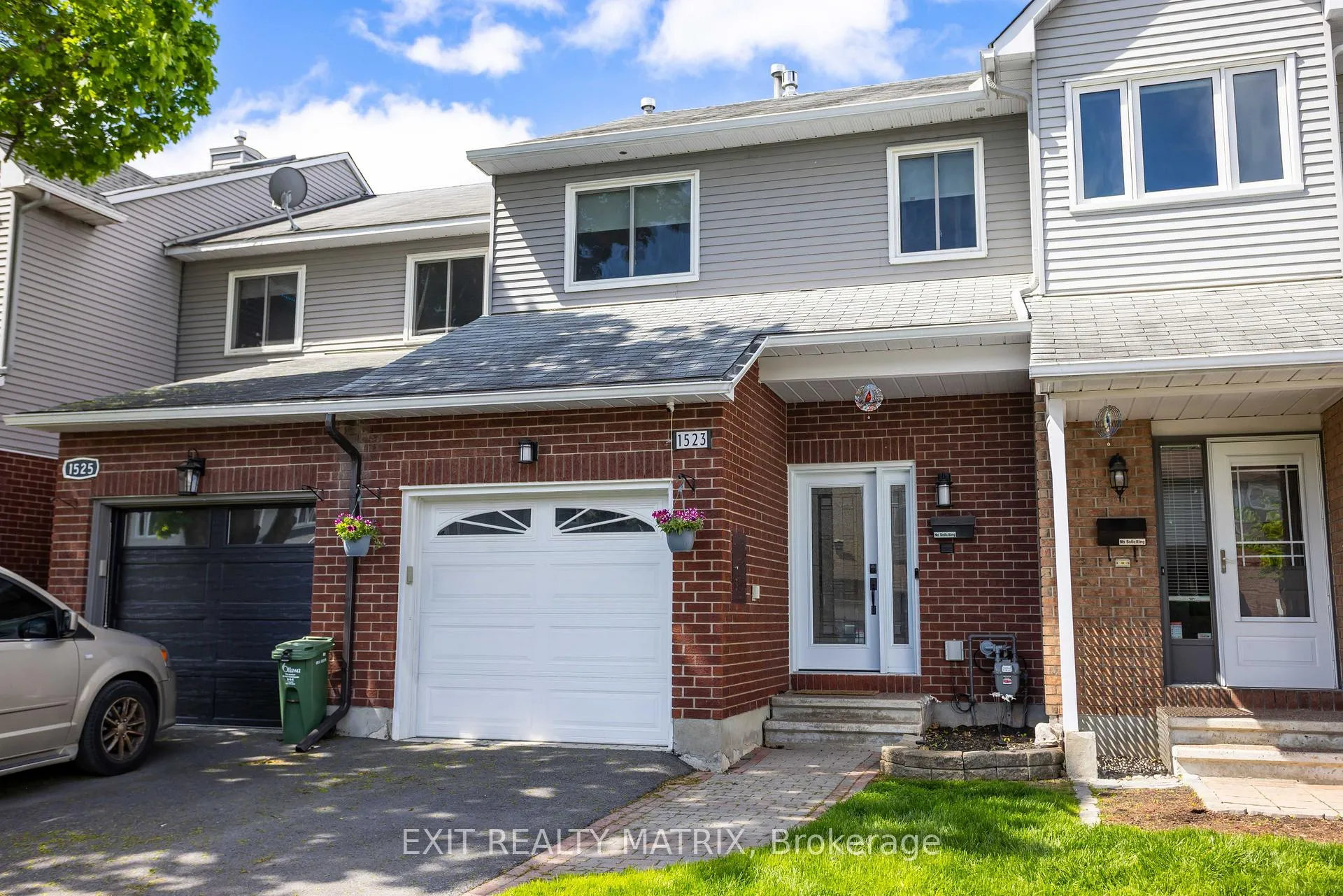 Photo 1 of 1523 Briarfield Crescent, Ottawa, Fallingbrook/Ridgemount — HOMEH