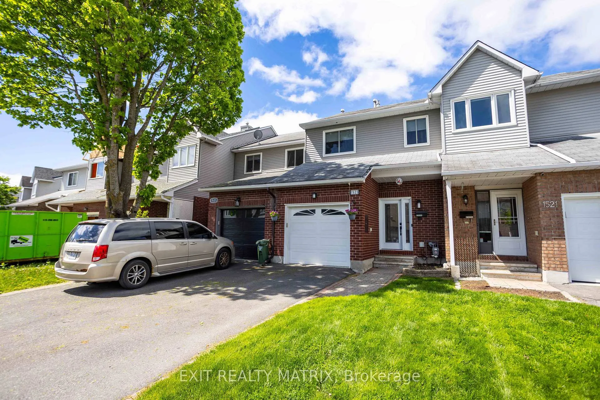Photo 2 of 1523 Briarfield Crescent, Ottawa, Fallingbrook/Ridgemount — HOMEH