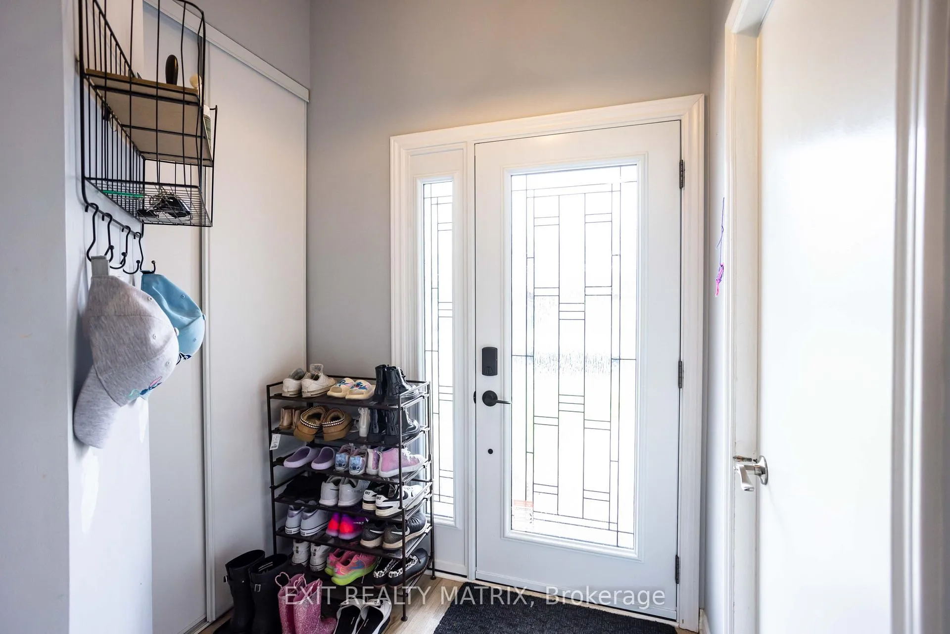 Photo 3 of 1523 Briarfield Crescent, Ottawa, Fallingbrook/Ridgemount — HOMEH