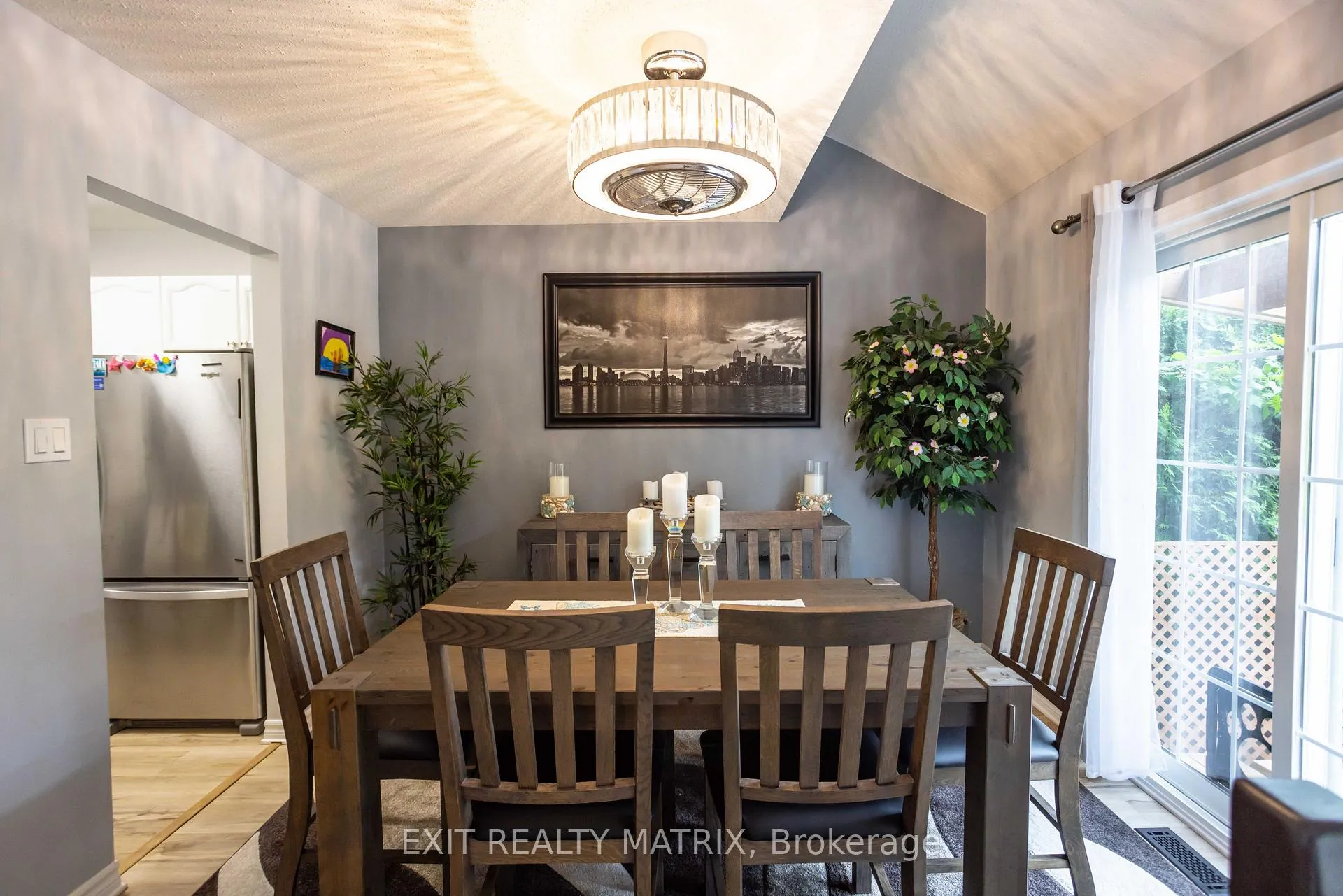 Photo 10 of 1523 Briarfield Crescent, Ottawa, Fallingbrook/Ridgemount — HOMEH