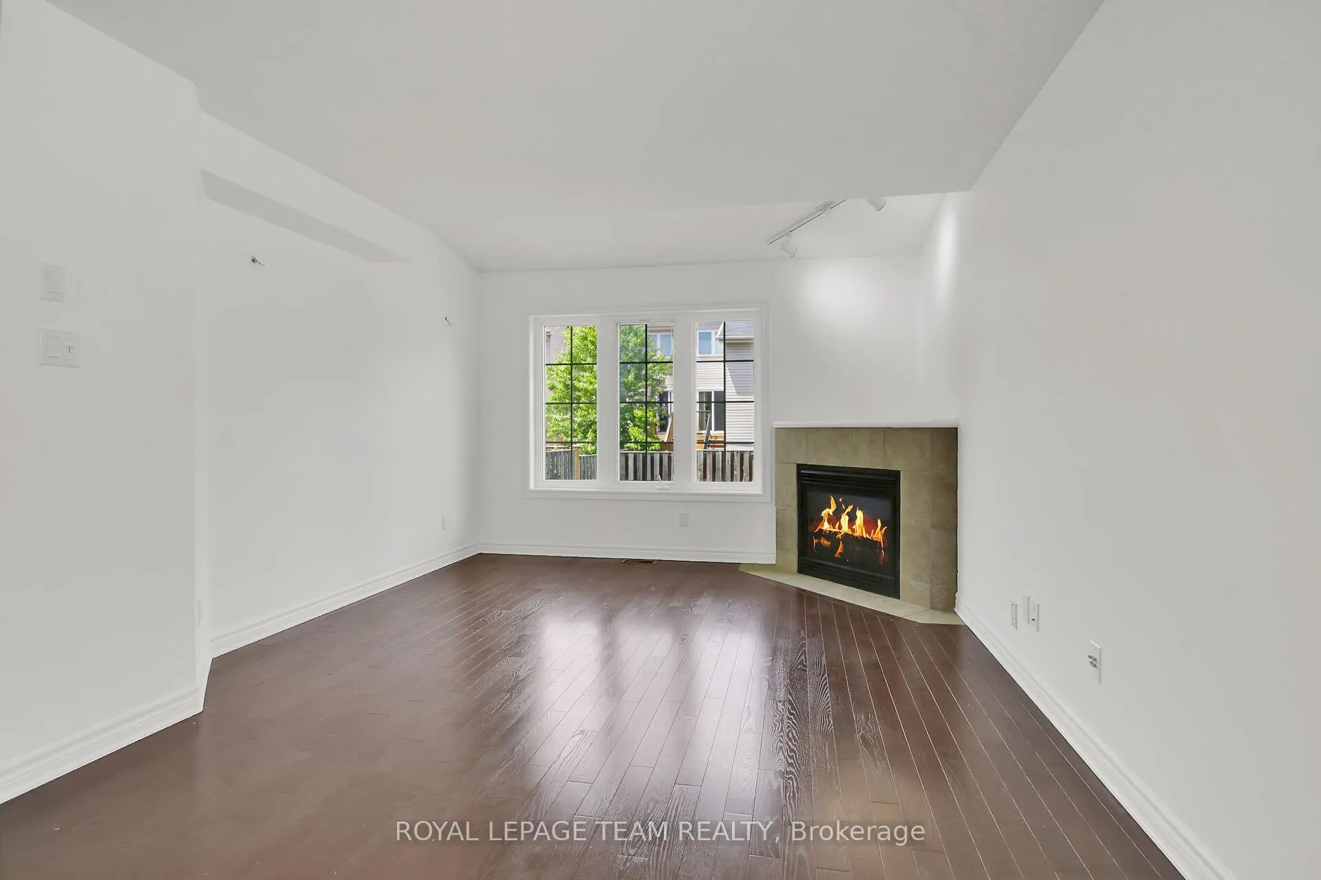 Photo 6 of 190 Saddlesmith Circle, Ottawa, Kanata - Emerald Meadows/Trailwest — HOMEH