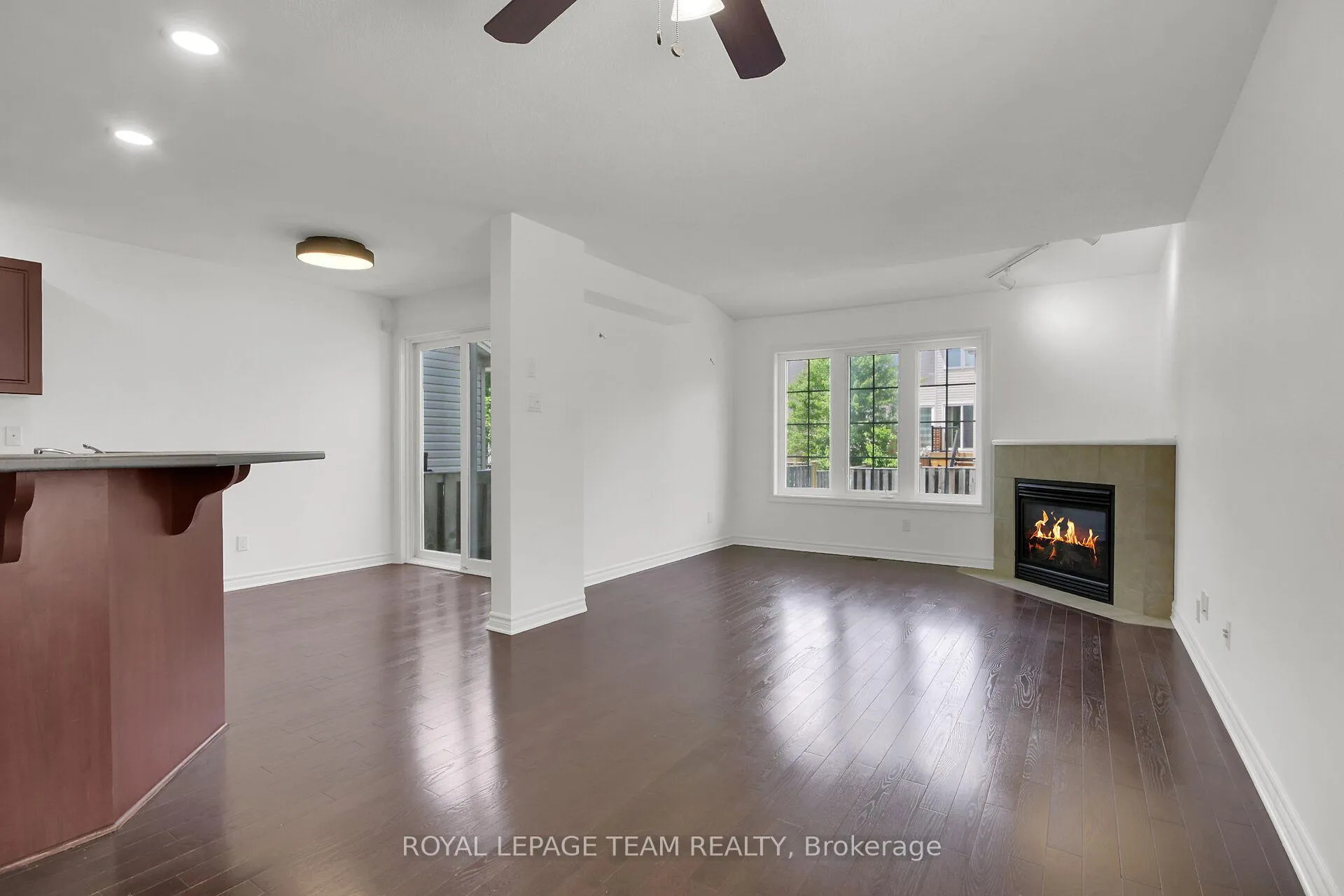Photo 7 of 190 Saddlesmith Circle, Ottawa, Kanata - Emerald Meadows/Trailwest — HOMEH