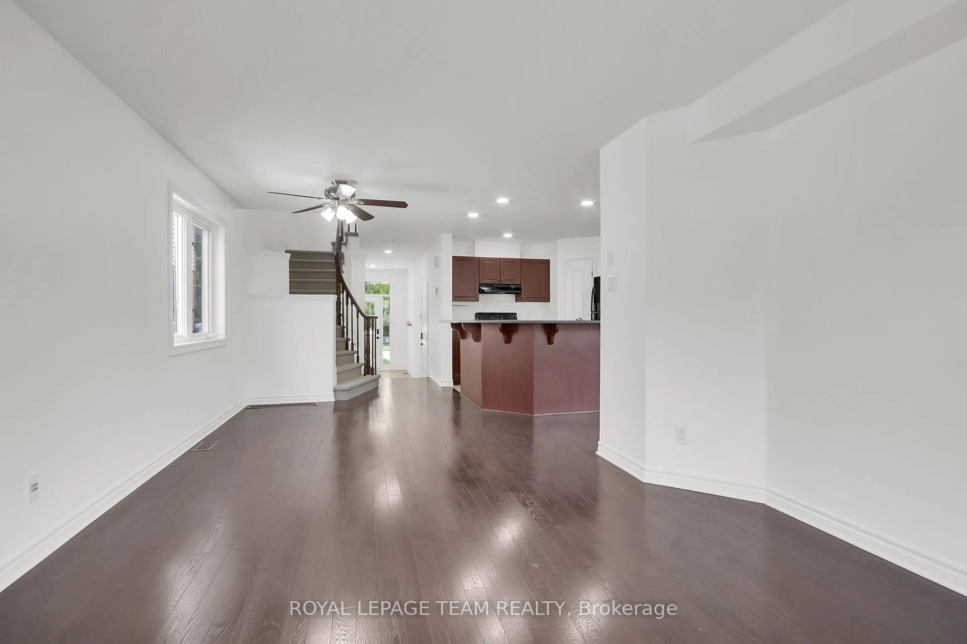 Photo 8 of 190 Saddlesmith Circle, Ottawa, Kanata - Emerald Meadows/Trailwest — HOMEH