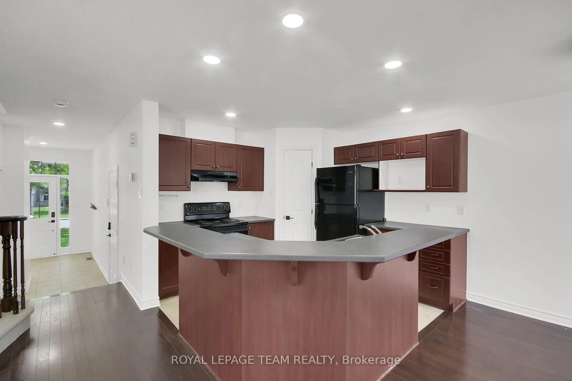 Photo 10 of 190 Saddlesmith Circle, Ottawa, Kanata - Emerald Meadows/Trailwest — HOMEH
