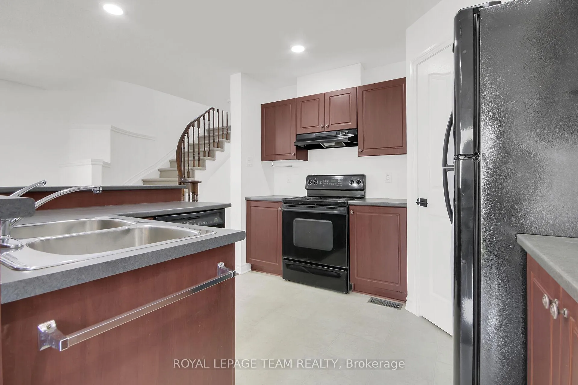 Photo 11 of 190 Saddlesmith Circle, Ottawa, Kanata - Emerald Meadows/Trailwest — HOMEH