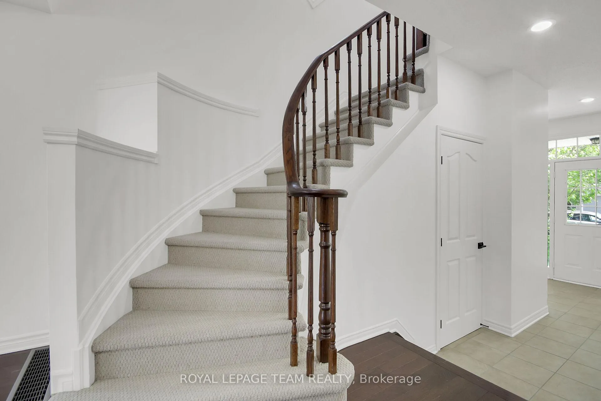 Photo 15 of 190 Saddlesmith Circle, Ottawa, Kanata - Emerald Meadows/Trailwest — HOMEH