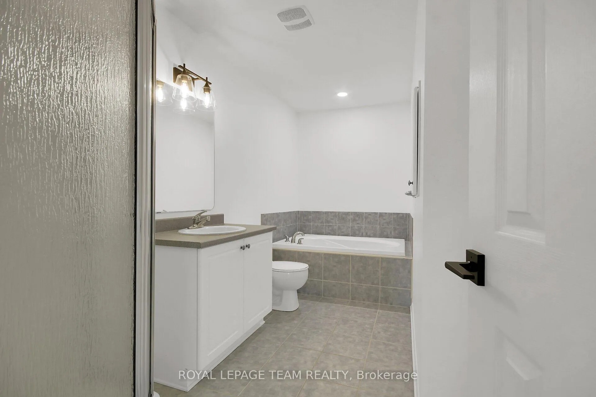 Photo 19 of 190 Saddlesmith Circle, Ottawa, Kanata - Emerald Meadows/Trailwest — HOMEH