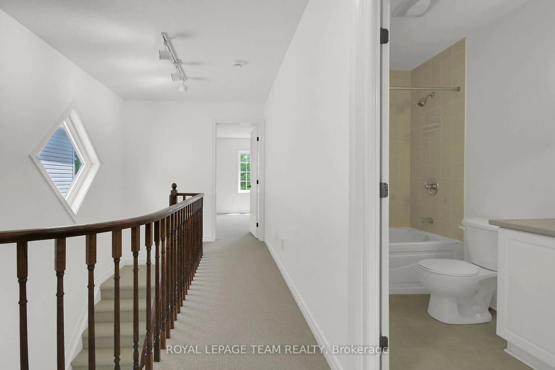 Photo 21 of 190 Saddlesmith Circle, Ottawa, Kanata - Emerald Meadows/Trailwest — HOMEH