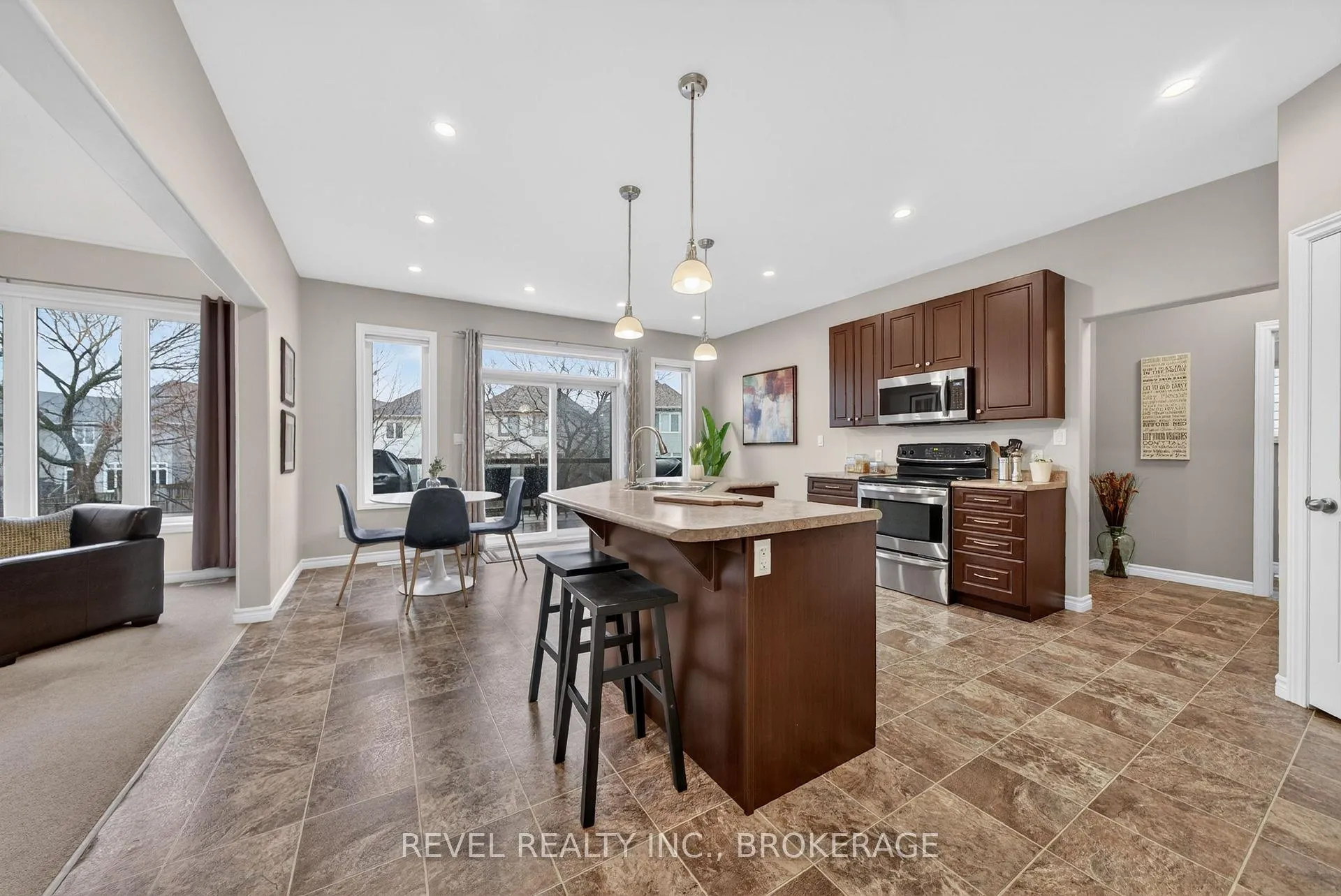 Photo 8 of 1557 Providence Crescent, Kingston, City Northwest — HOMEH