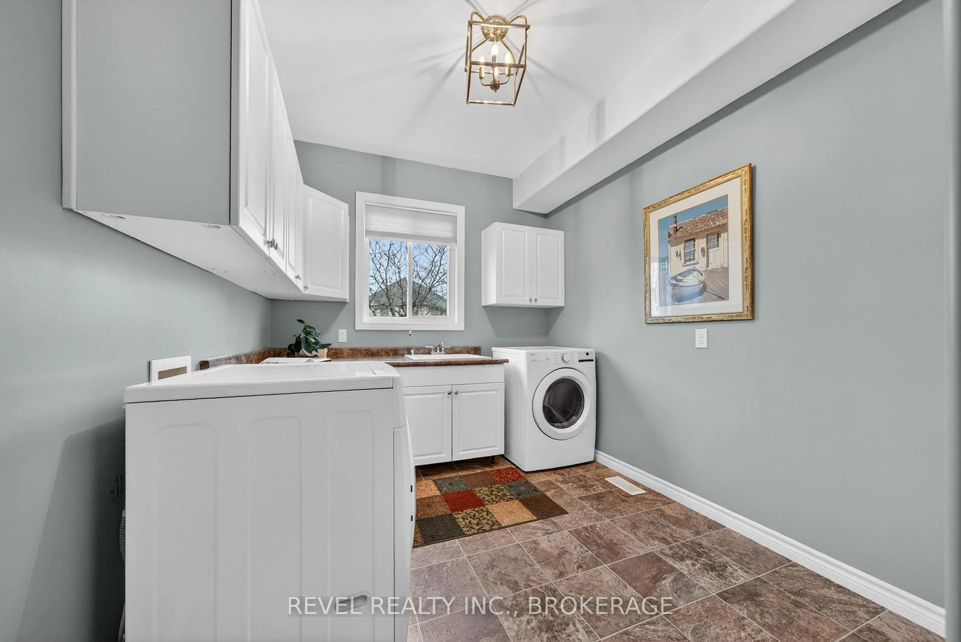 Photo 15 of 1557 Providence Crescent, Kingston, City Northwest — HOMEH