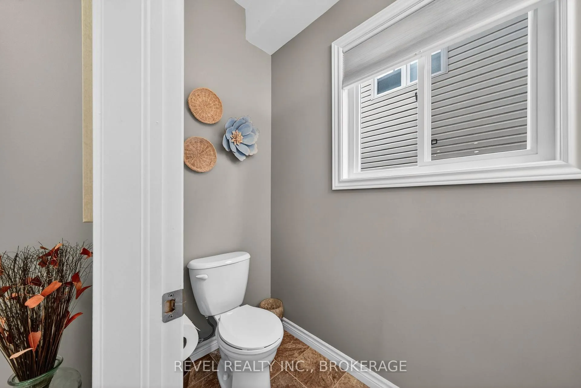 Photo 16 of 1557 Providence Crescent, Kingston, City Northwest — HOMEH