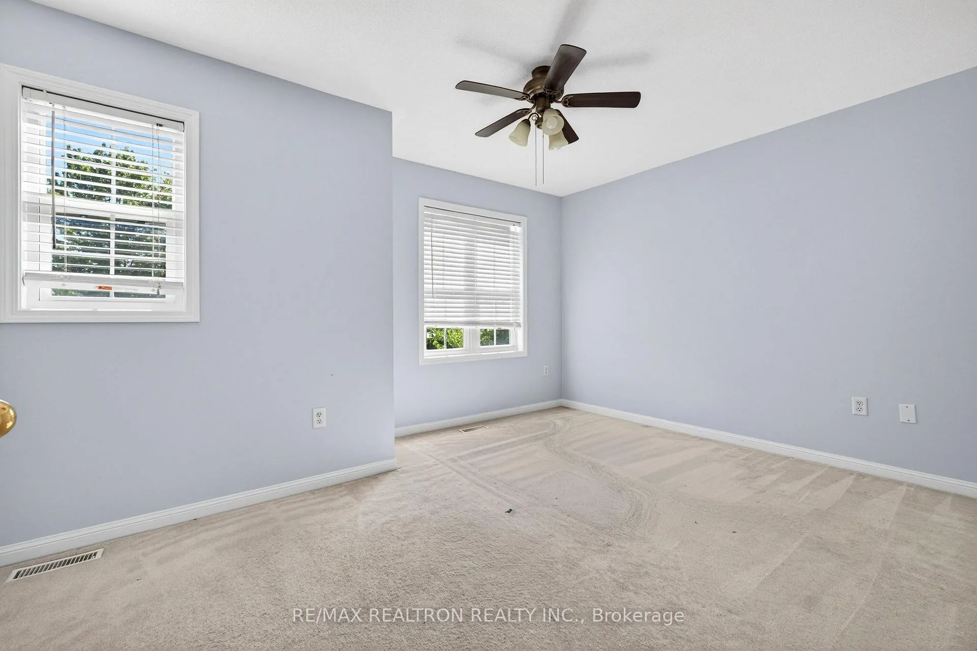 Photo 14 of 8 Toscana Drive, Whitby, Taunton North — HOMEH