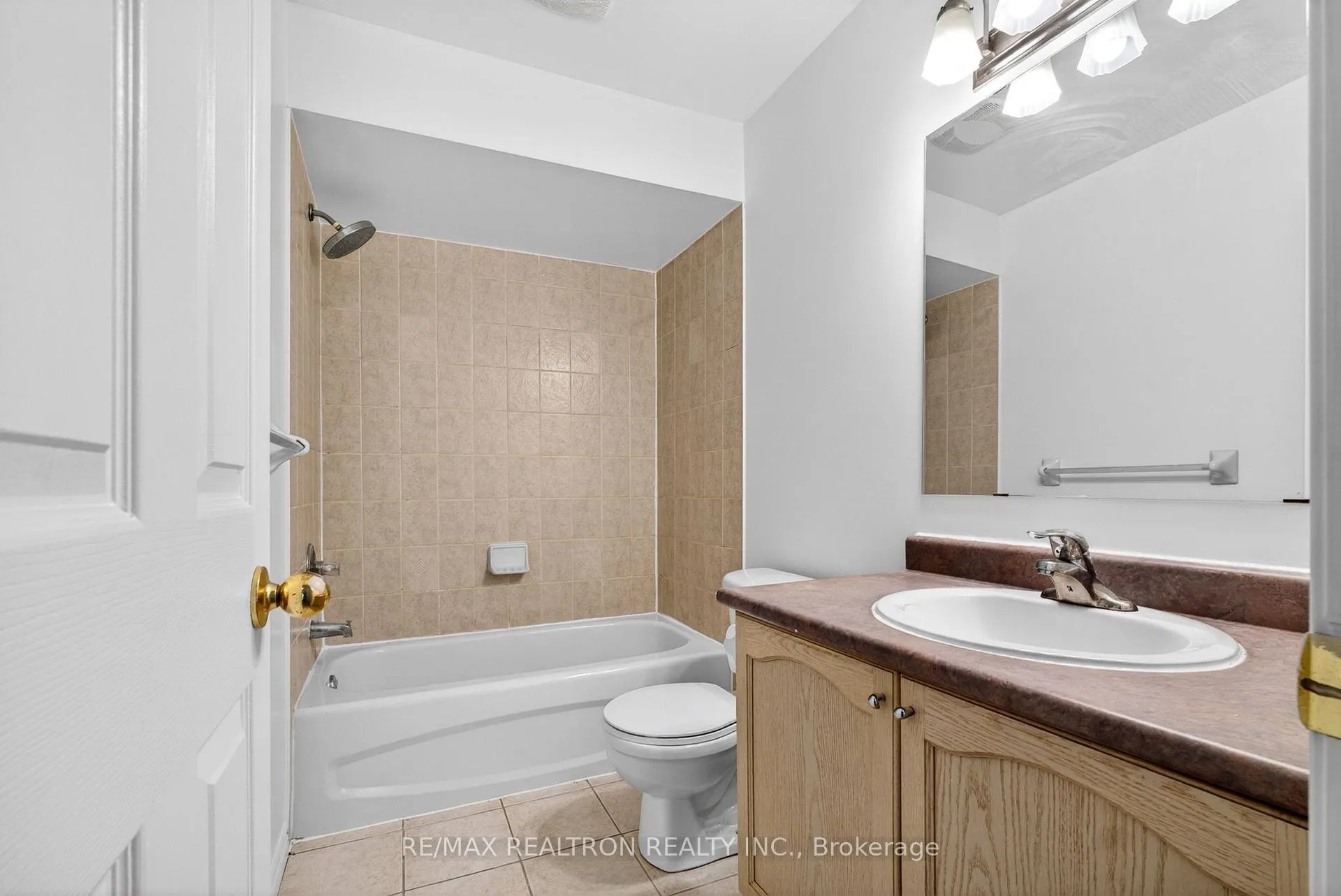 Photo 18 of 8 Toscana Drive, Whitby, Taunton North — HOMEH