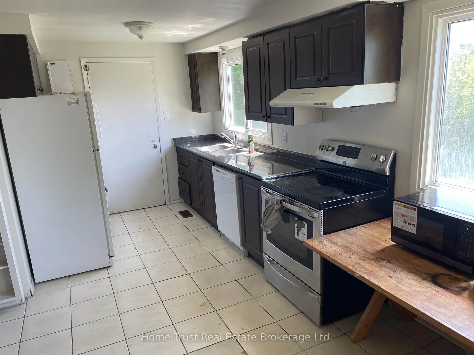 Photo 4 of 699 Scottsdale Drive, Guelph, Kortright West — HOMEH