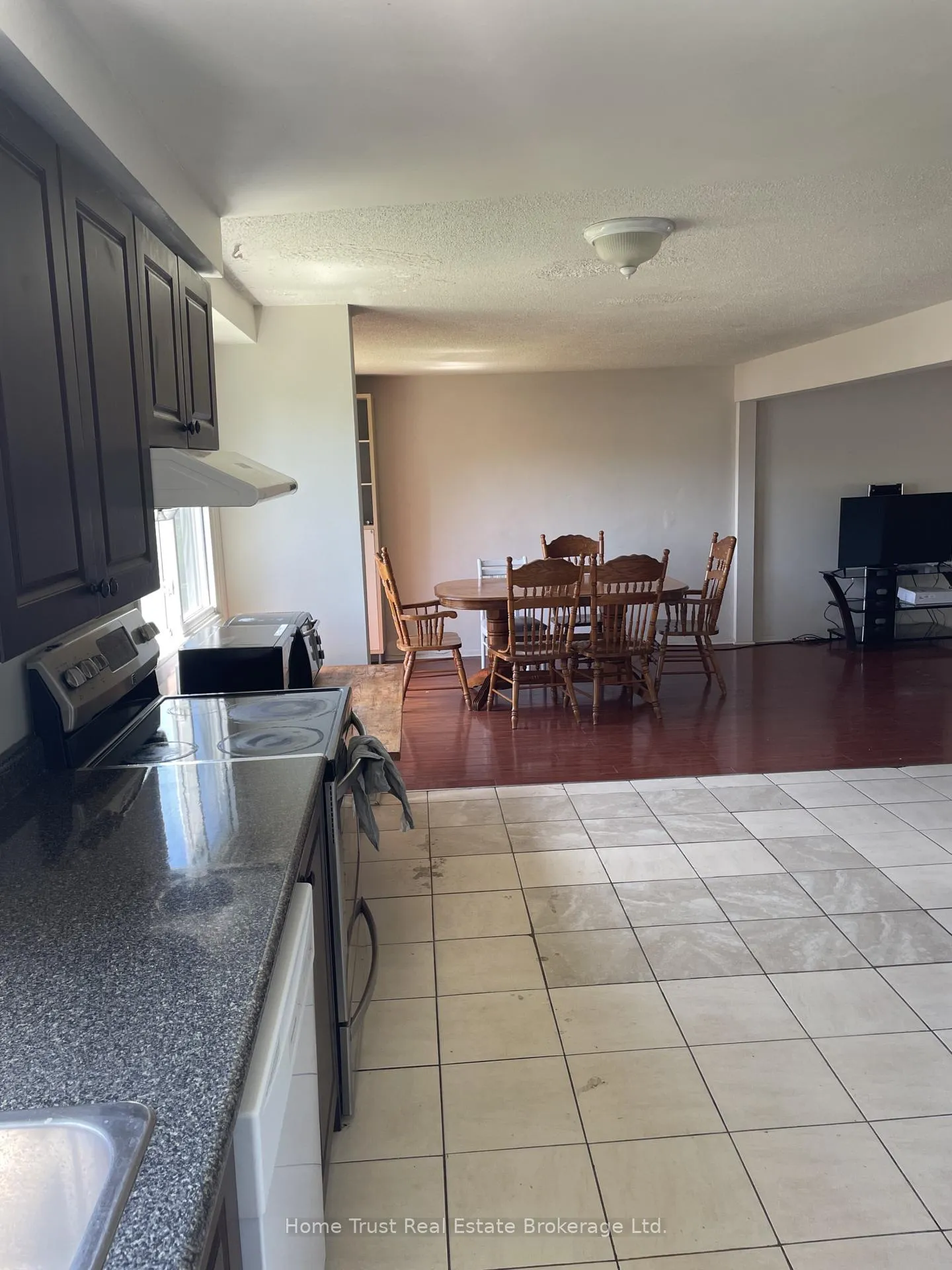 Photo 5 of 699 Scottsdale Drive, Guelph, Kortright West — HOMEH