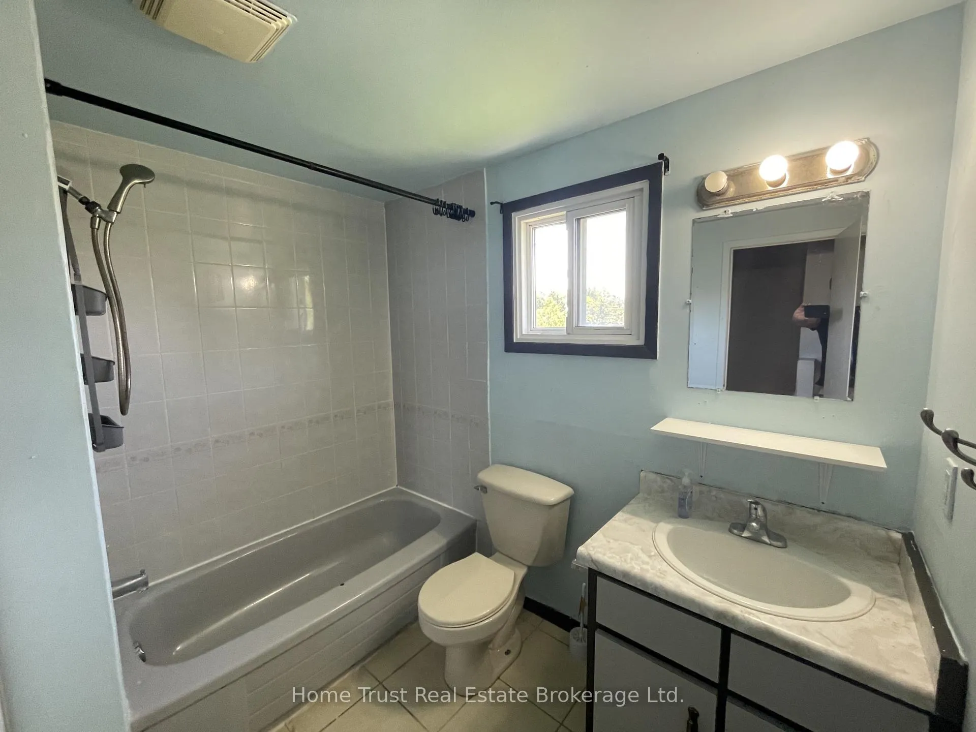 Photo 11 of 699 Scottsdale Drive, Guelph, Kortright West — HOMEH