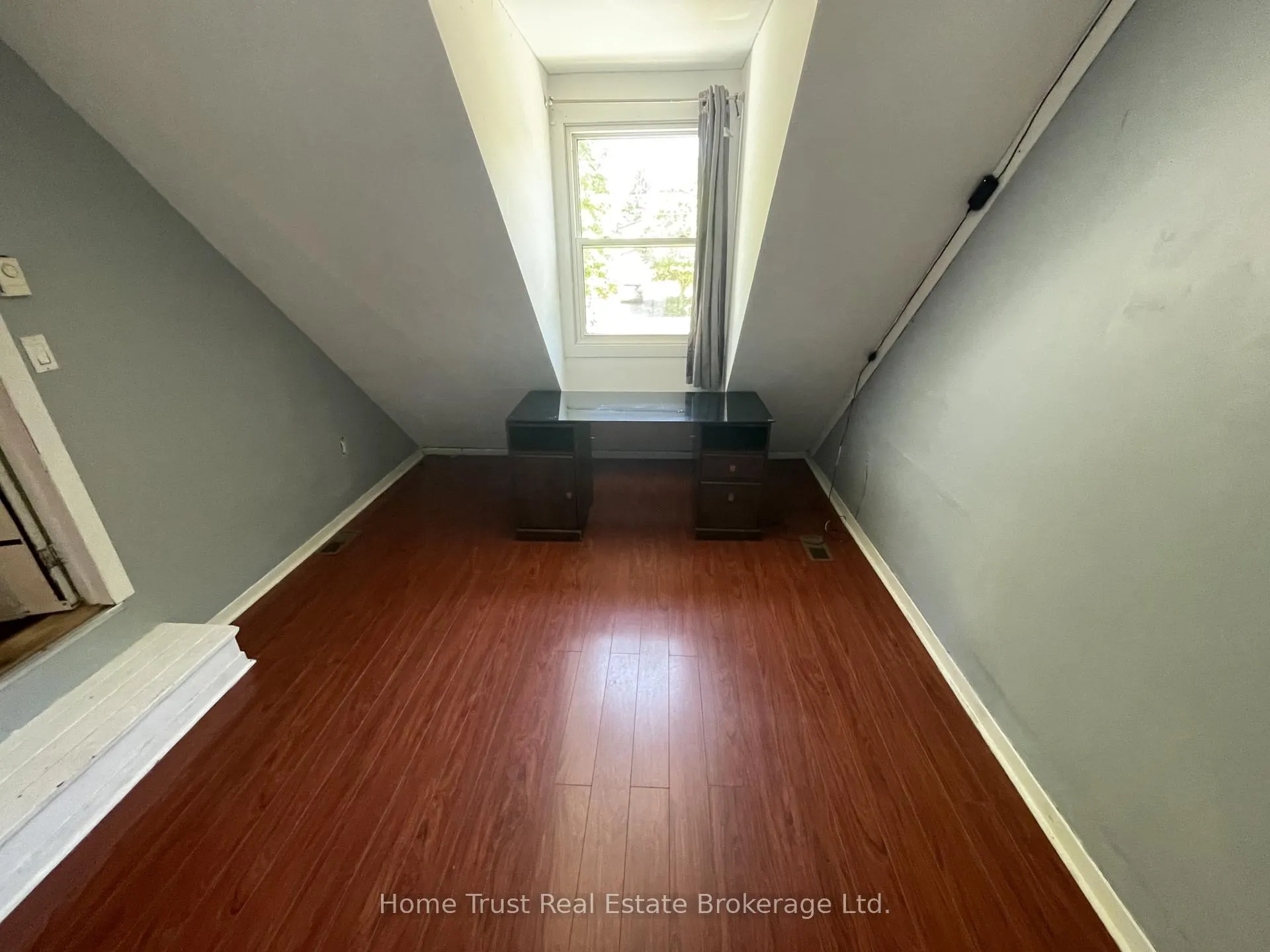 Photo 13 of 699 Scottsdale Drive, Guelph, Kortright West — HOMEH