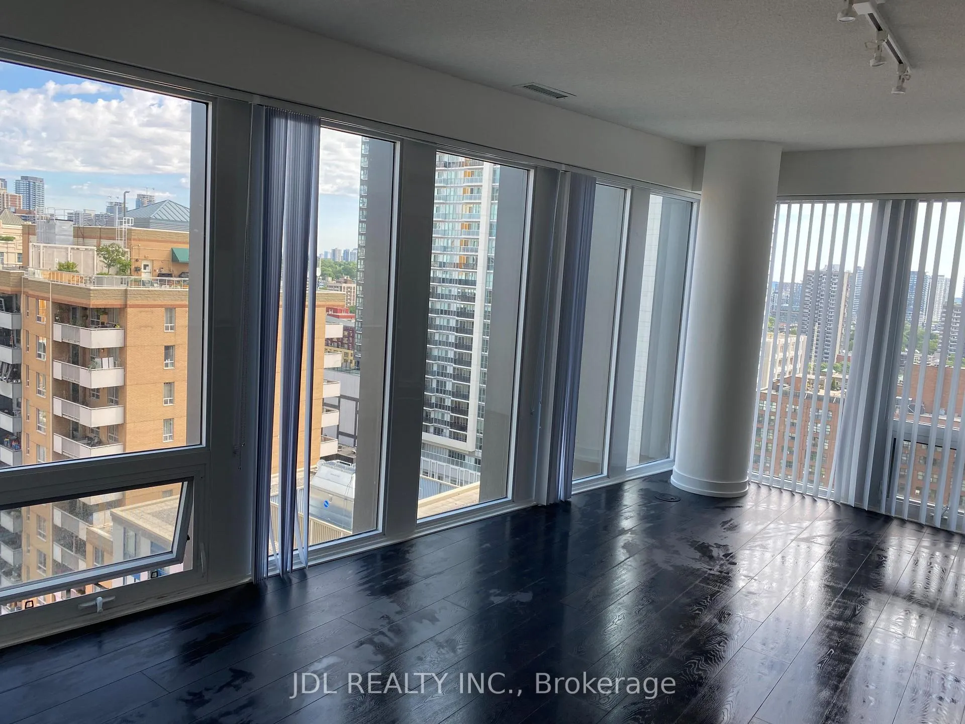 Photo 3 of Unit 2011, 60 Shuter Street, Toronto, Church-Yonge Corridor — HOMEH